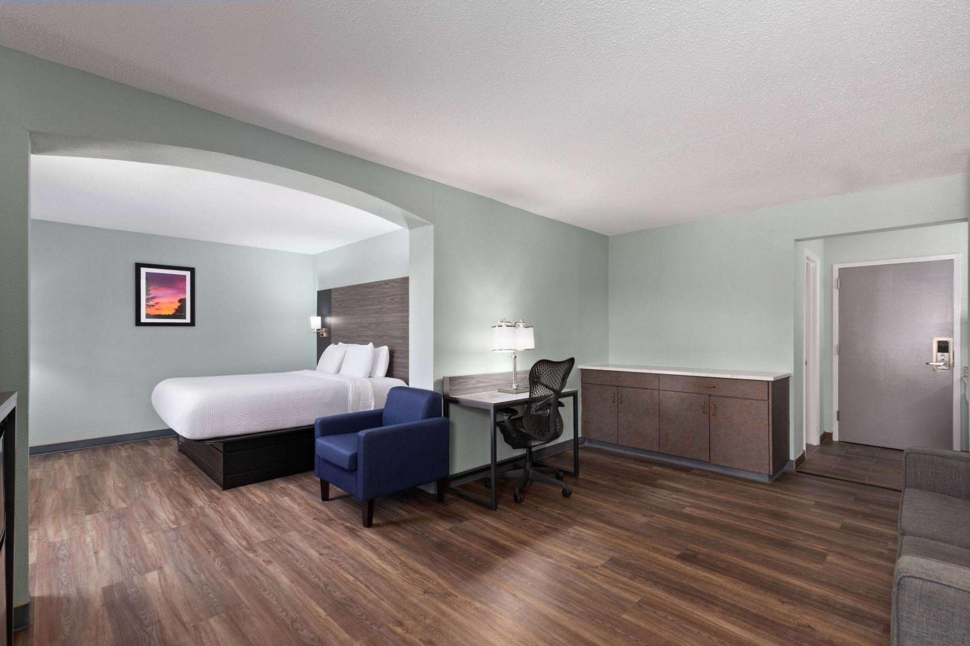 Hotel Baymont By Wyndham Creedmoor Exteriér fotografie