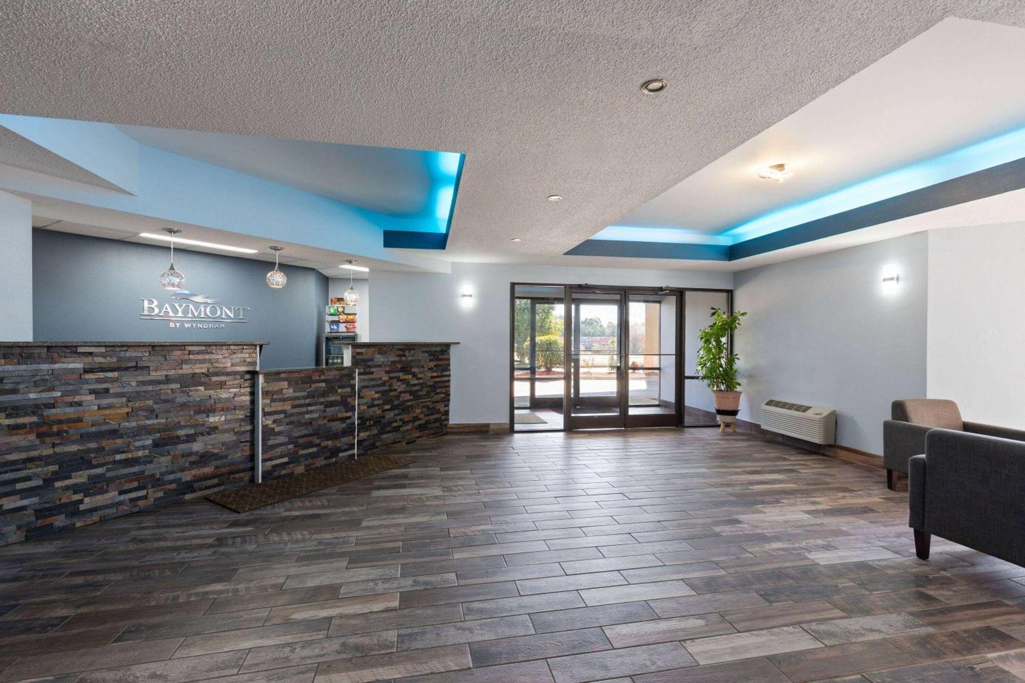 Hotel Baymont By Wyndham Creedmoor Exteriér fotografie