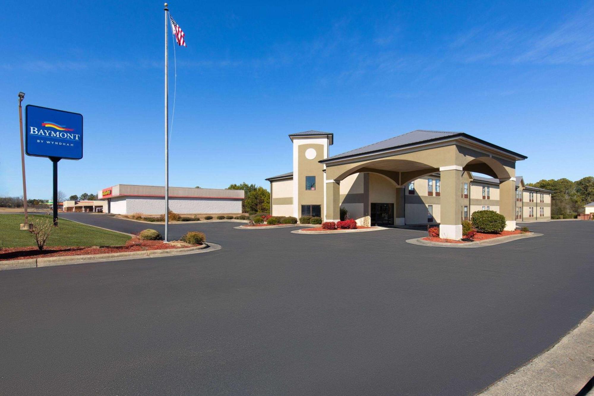 Hotel Baymont By Wyndham Creedmoor Exteriér fotografie